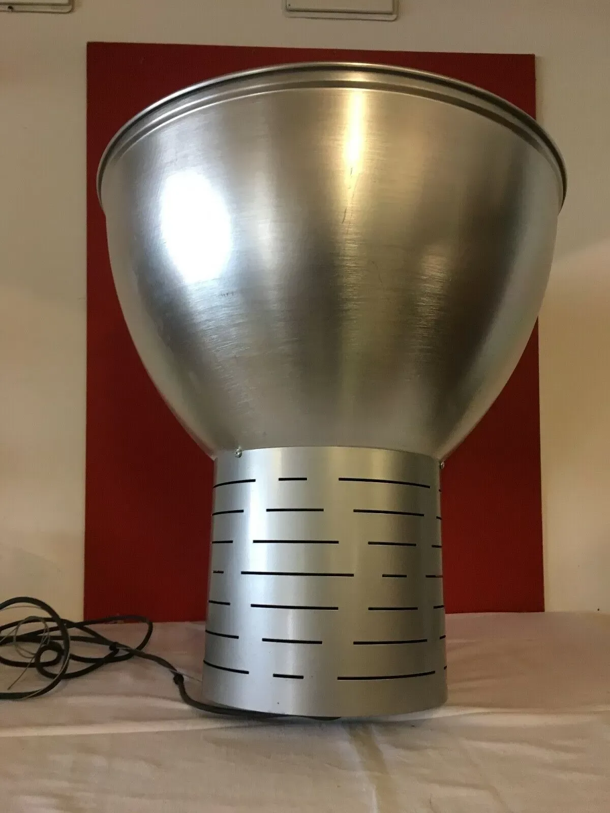 Illustration numéro 5 du produit Suspension métal aluminium atelier usine