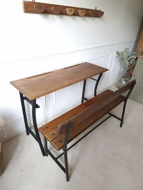 Illustration numéro 5 du produit Bureau d'écolier