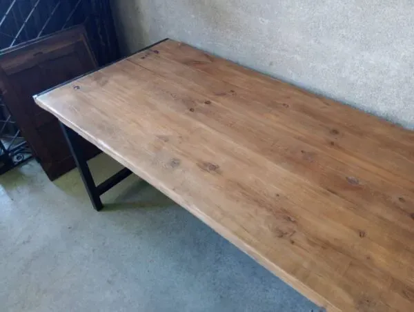 Illustration numéro 5 du produit Table d'atelier industrielle