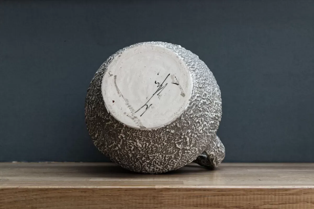 Illustration numéro 5 du produit Pichet fat lava signé