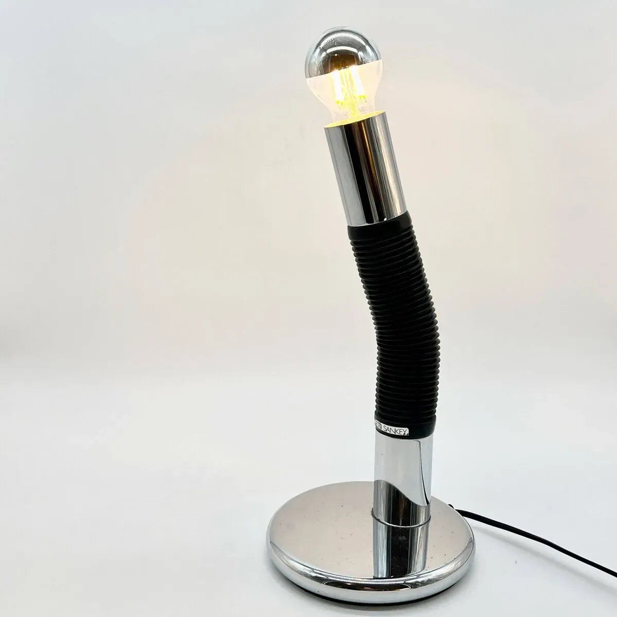 Illustration numéro 5 du produit Lampe « Elbow » en métal articulé par E. Bellini pour Targetti Sankey, Ital