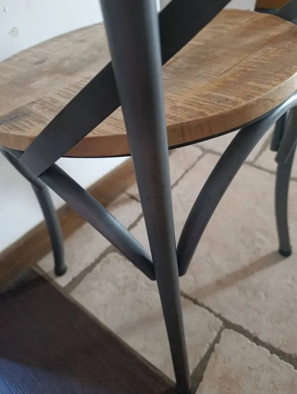 Illustration numéro 5 du produit Chaise bistrot en bois et métal