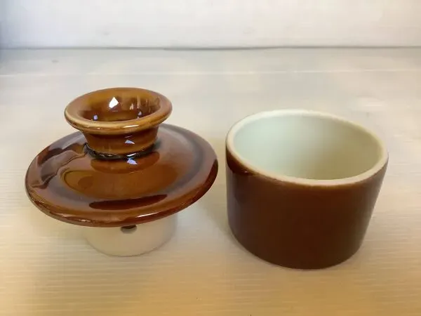 Illustration numéro 5 du produit Petit beurrier à eau individuel