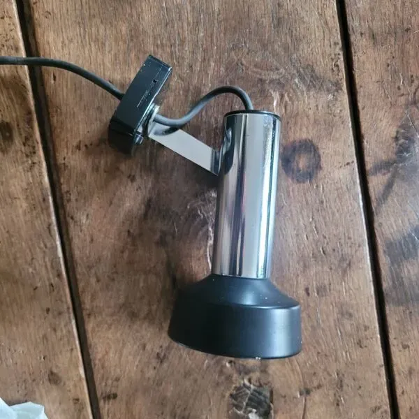 Illustration numéro 5 du produit Spot mural chromé 1970 – design moderniste