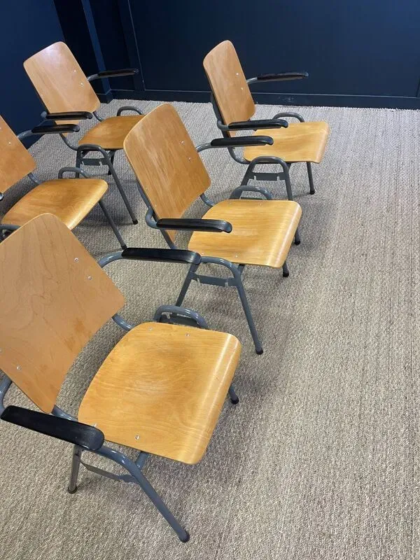 Illustration numéro 5 du produit Lot de 6 fauteuils école dossier haut bois pieds gris anthracite Pays-Bas