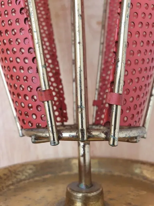 Illustration numéro 5 du produit Porte-parapluie en tôle ajourée et scoubidou