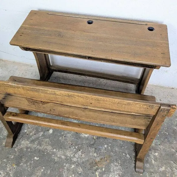 Illustration numéro 5 du produit Pupitre d'école double et son banc en bois