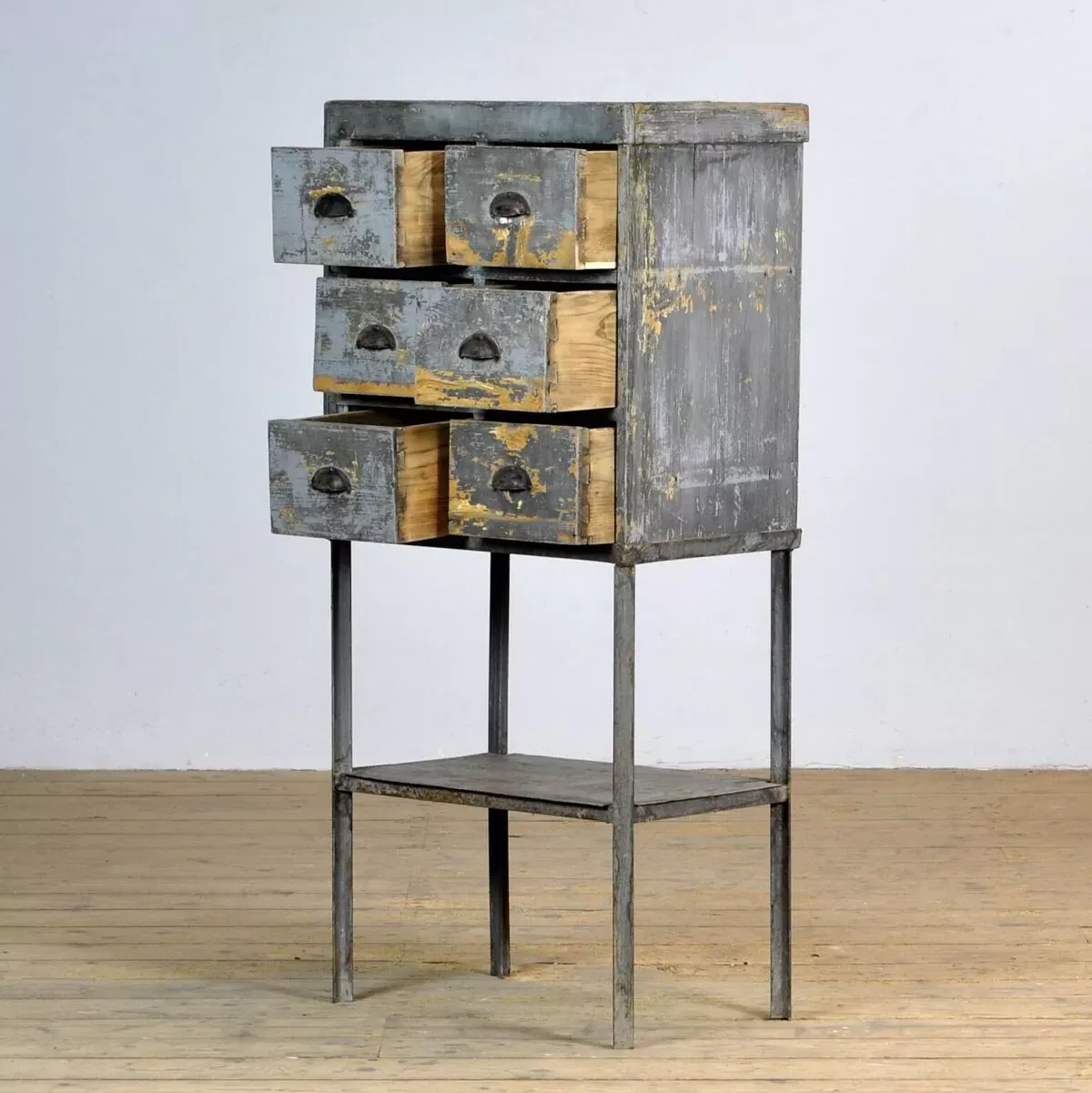 Illustration numéro 5 du produit Commode industrielle, années 1950