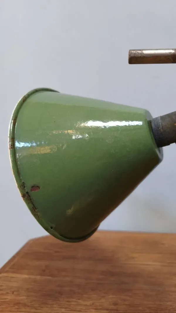 Illustration numéro 5 du produit Lampe de bureau industrielle vintage 1930