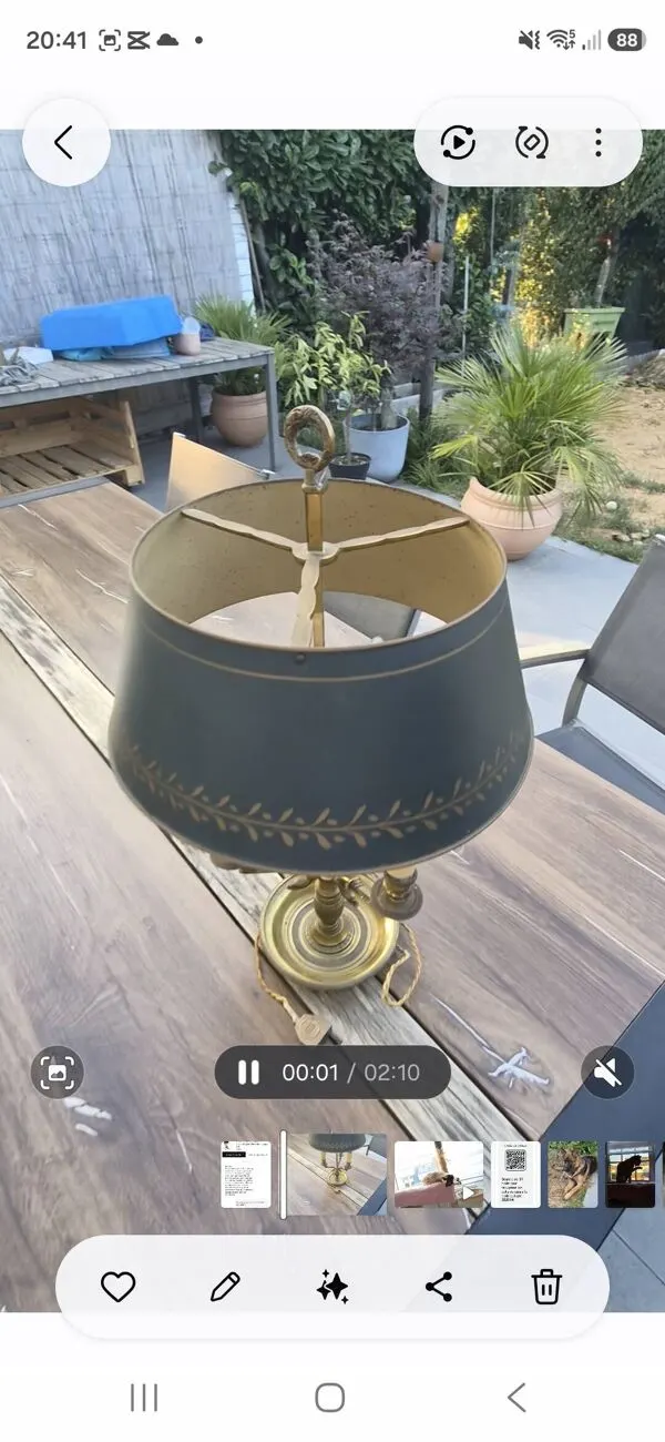 Illustration numéro 5 du produit Lampe Bouillotte Vintage en Bronze – Style Empire/Directoire – Signée F.B