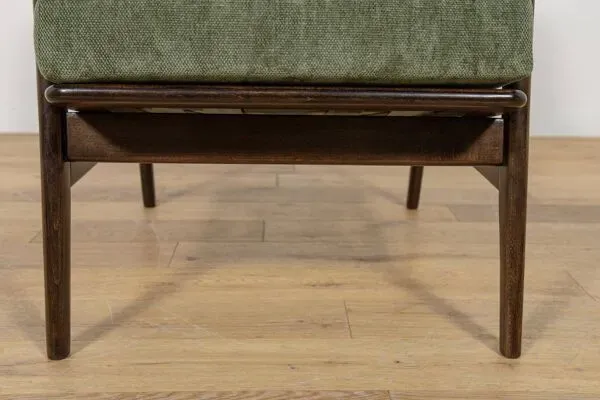 Illustration numéro 5 du produit Fauteuils modèle 300-139 de l'usine de meubles Swarzędz, années 1960, lot de 2