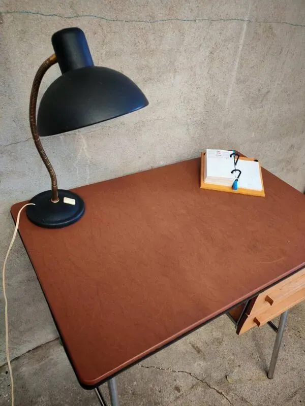 Illustration numéro 5 du produit Bureau écolier vintage