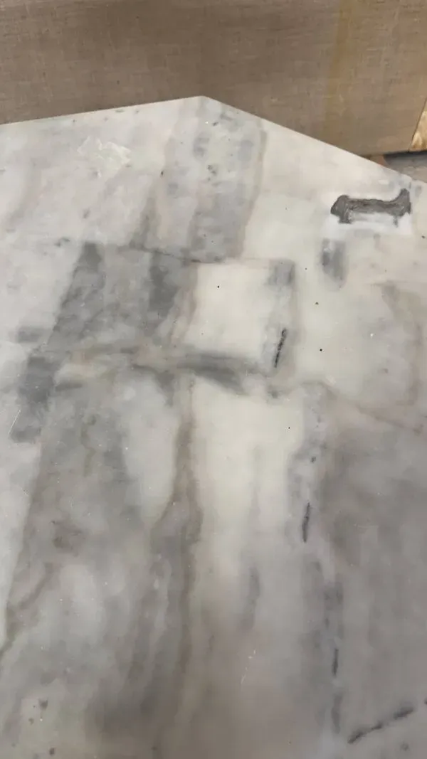 Illustration numéro 5 du produit Table à manger en marbre