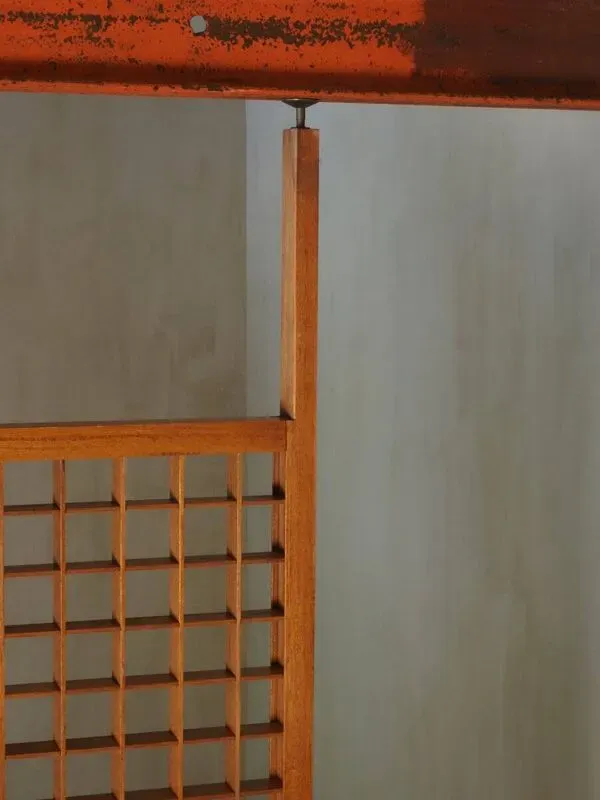 Illustration numéro 5 du produit Séparateur de pièce en bois avec design en treillis, 1960