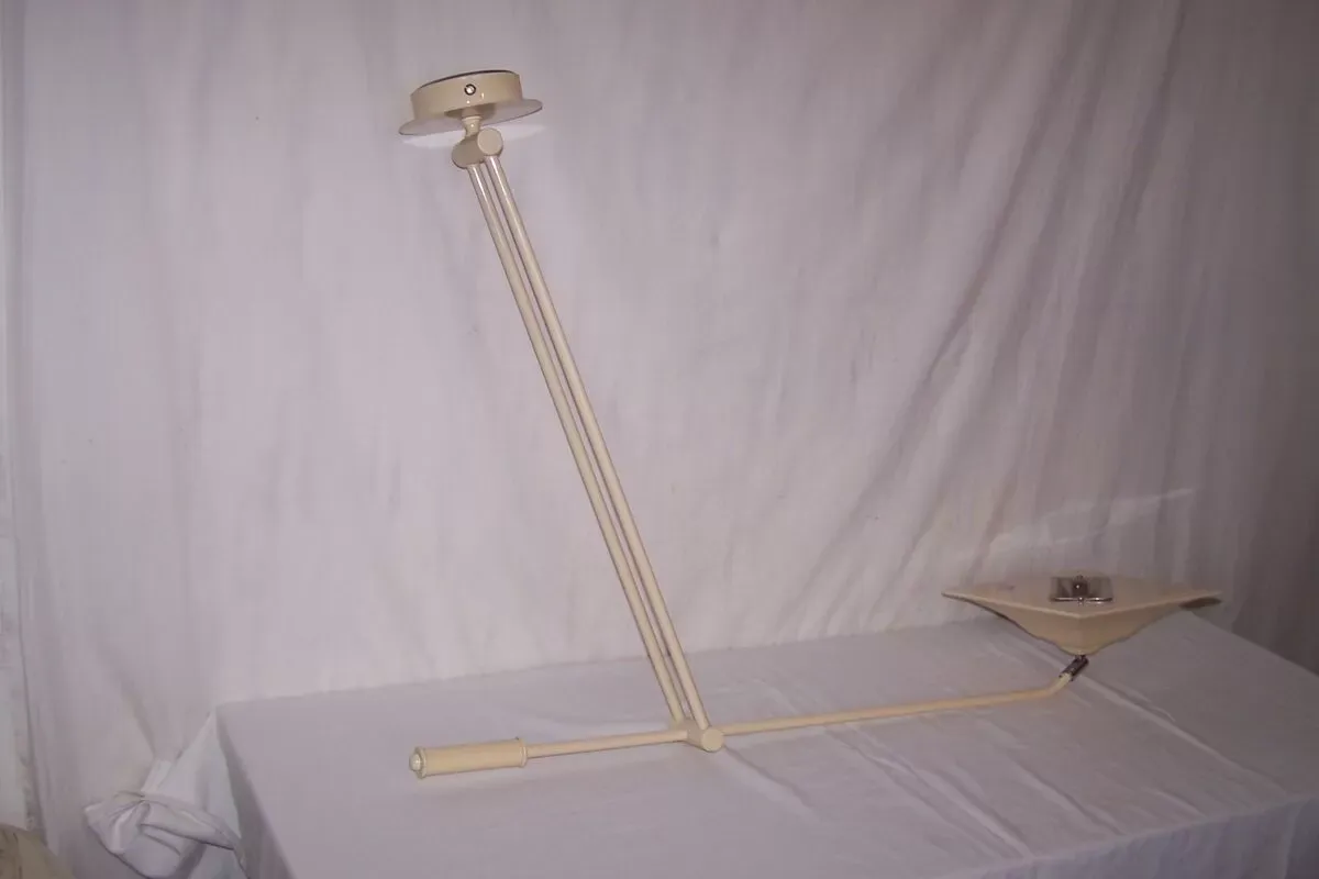 Illustration numéro 5 du produit Lustre à contrepoids italien des années 70