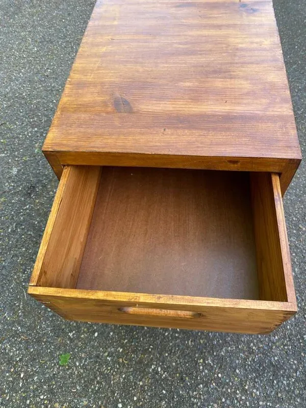 Illustration numéro 5 du produit Commode scandinave en bois massif type meuble de métier