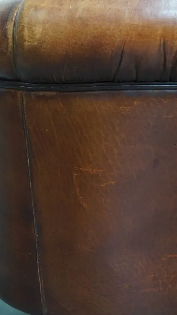 Illustration numéro 5 du produit Fauteuil club en cuir de mouton couleur cognac