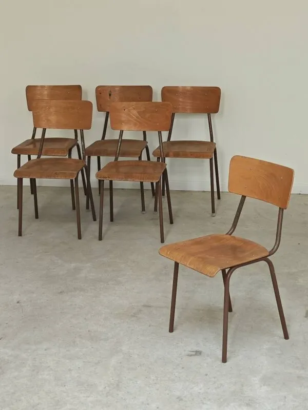 Illustration numéro 5 du produit Lot de 6 chaises d'école tchèque métal et bois Kovona style bistrot