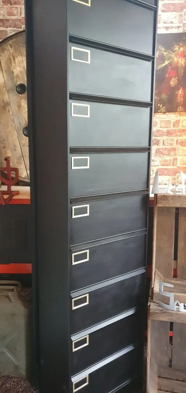 Illustration numéro 5 du produit Meuble industriel à 10 clapets en métal