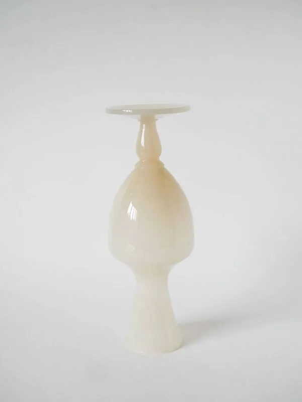 Illustration numéro 5 du produit Grand vase en opaline, rose pâle, 1960