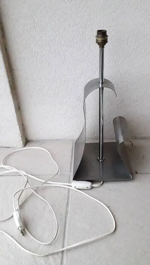 Illustration numéro 5 du produit Pied de lampe métal