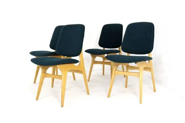 Illustration numéro 5 du produit Ensemble de 4 chaises dans le style d'Arne Hovmand olsen 'Bergen'