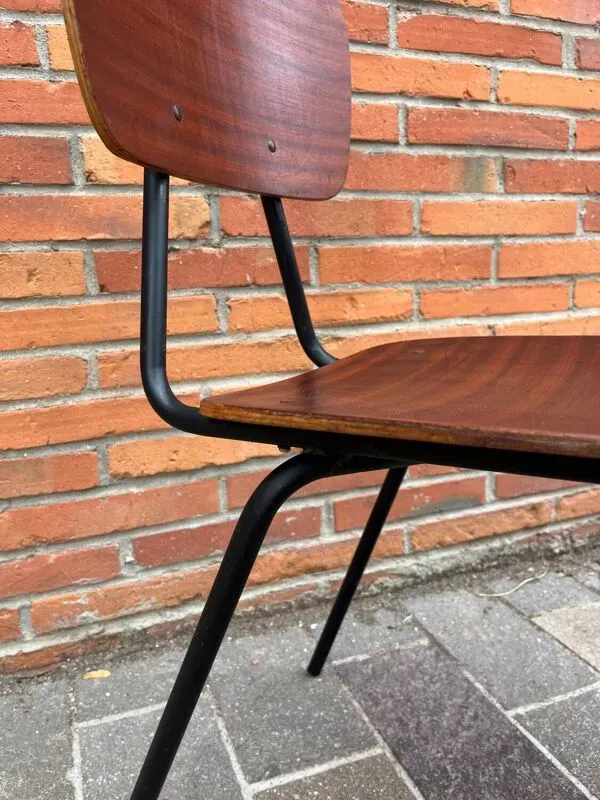 Illustration numéro 5 du produit Chaise vintage