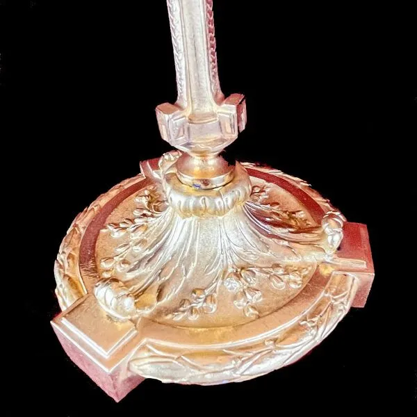 Illustration numéro 5 du produit Paire de bougeoirs en bronze doré et ciselé Maison Marnyhac, 19ème siècle