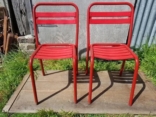 Illustration numéro 5 du produit Lot 4 chaises Tolix T2 & table blanche vintage