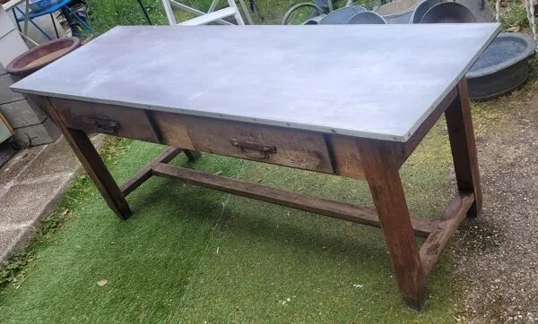 Illustration numéro 5 du produit Meuble de métier