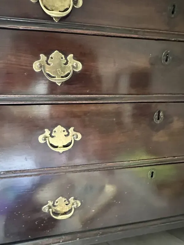 Illustration numéro 5 du produit Secrétaire ancien en bois massif – Fin XIXe / début XXe