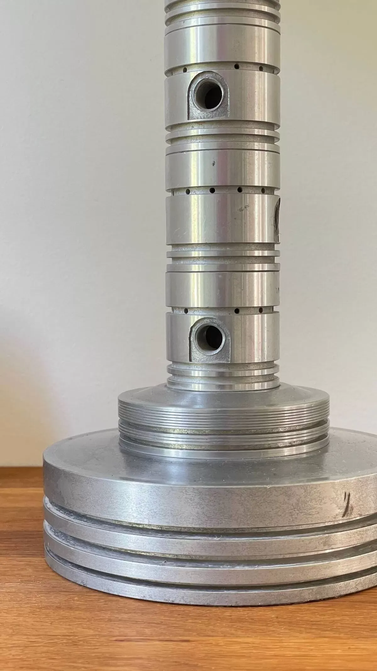 Illustration numéro 5 du produit Lampe industrielle métal poli et tissu kaki vintage