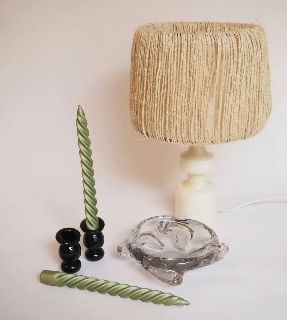 Illustration numéro 5 du produit Paire de bougeoir en verre