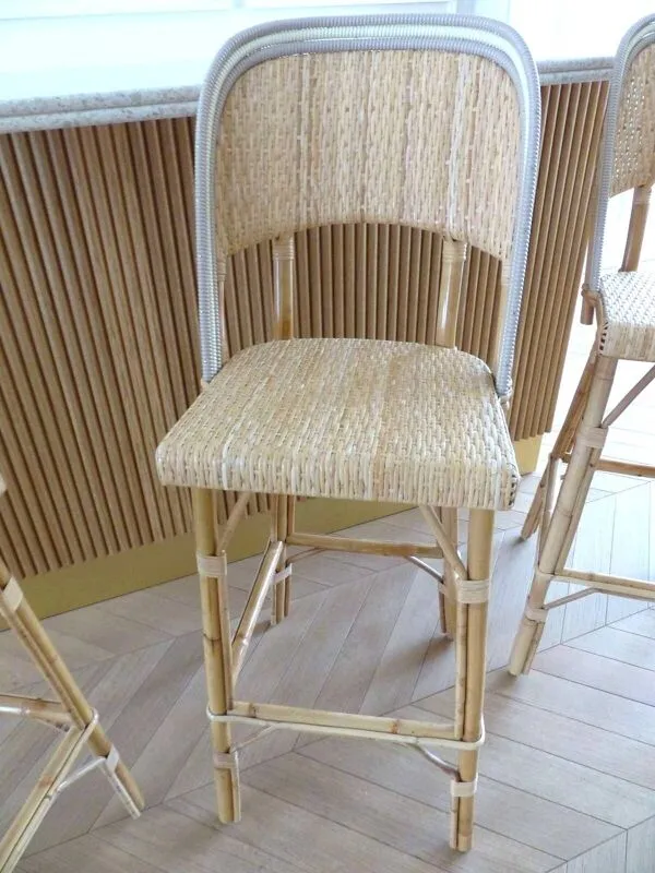 Illustration numéro 5 du produit Lot 3 chaises hautes de bistrot Maison Louis Drucker rotin clair de Manille
