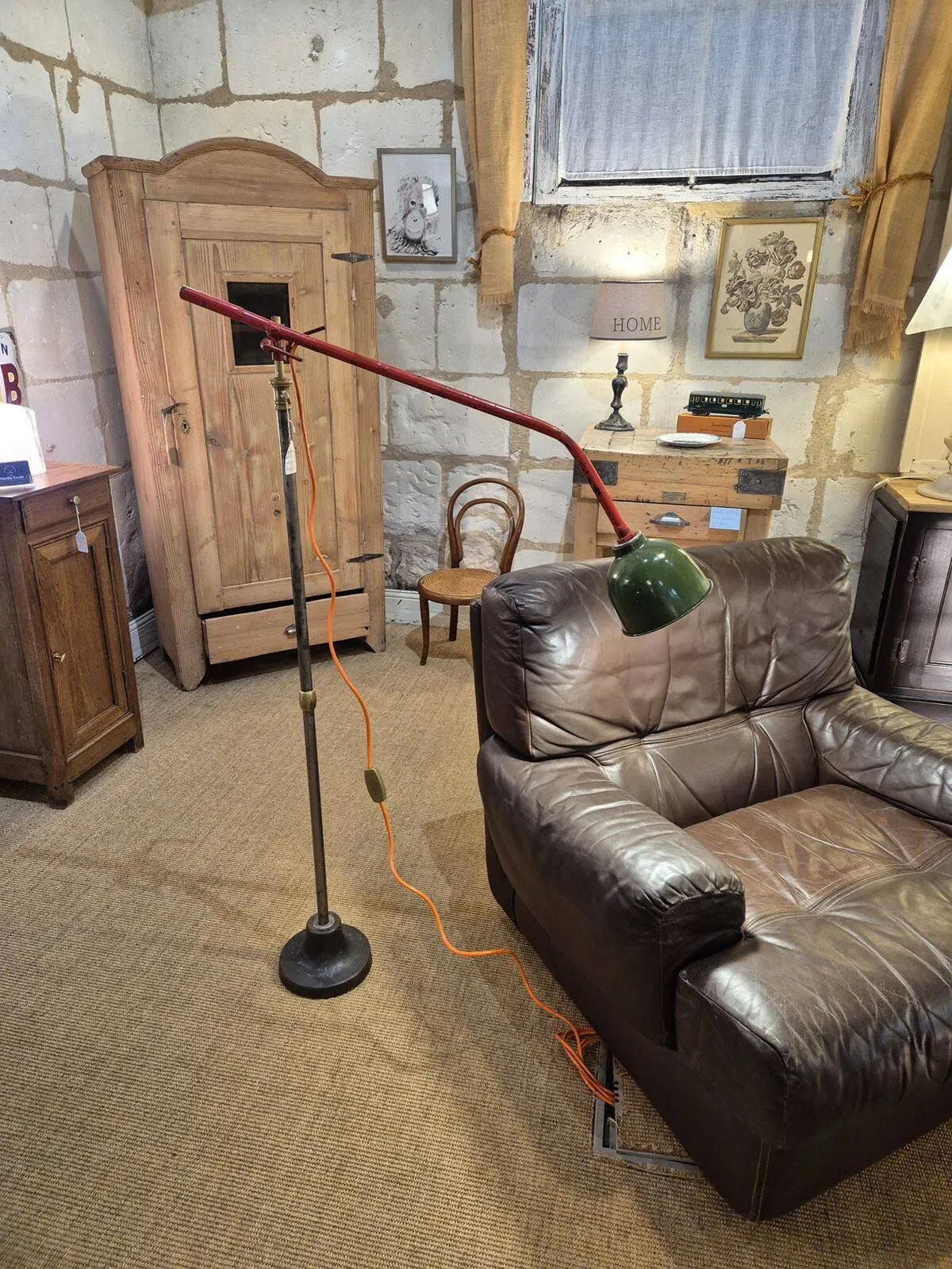 Illustration numéro 5 du produit Lampadaire vintage