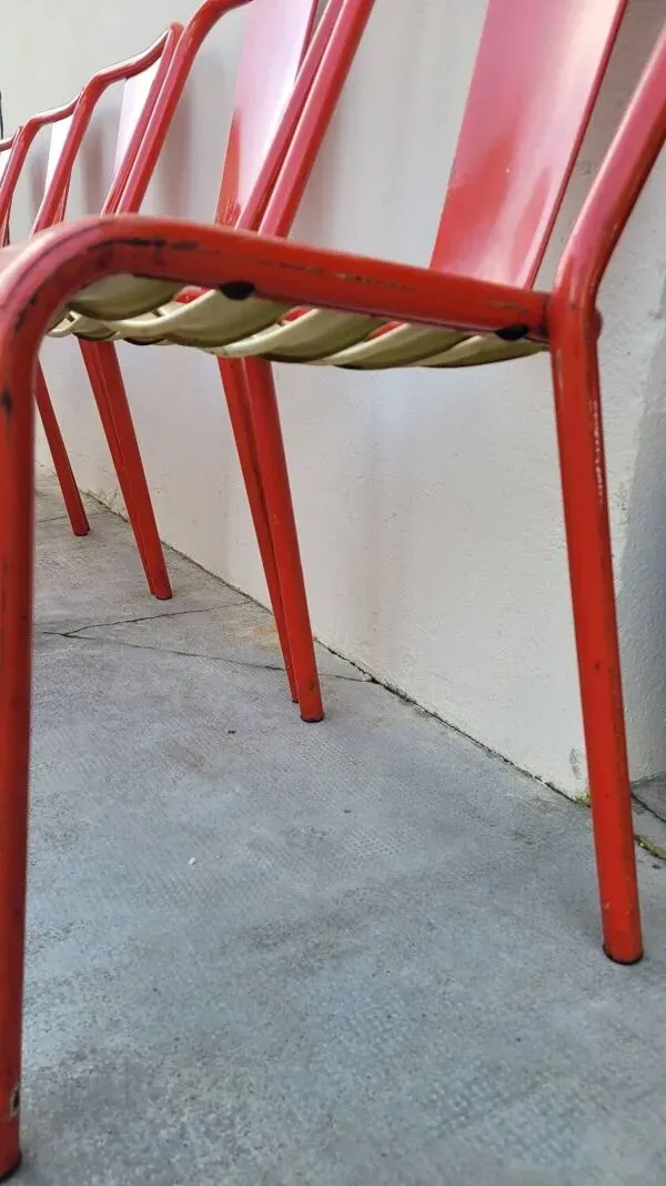 Illustration numéro 5 du produit Série de 12 chaises de bistrot Tolix de Xavier Pauchard modèle T4 - 1950s