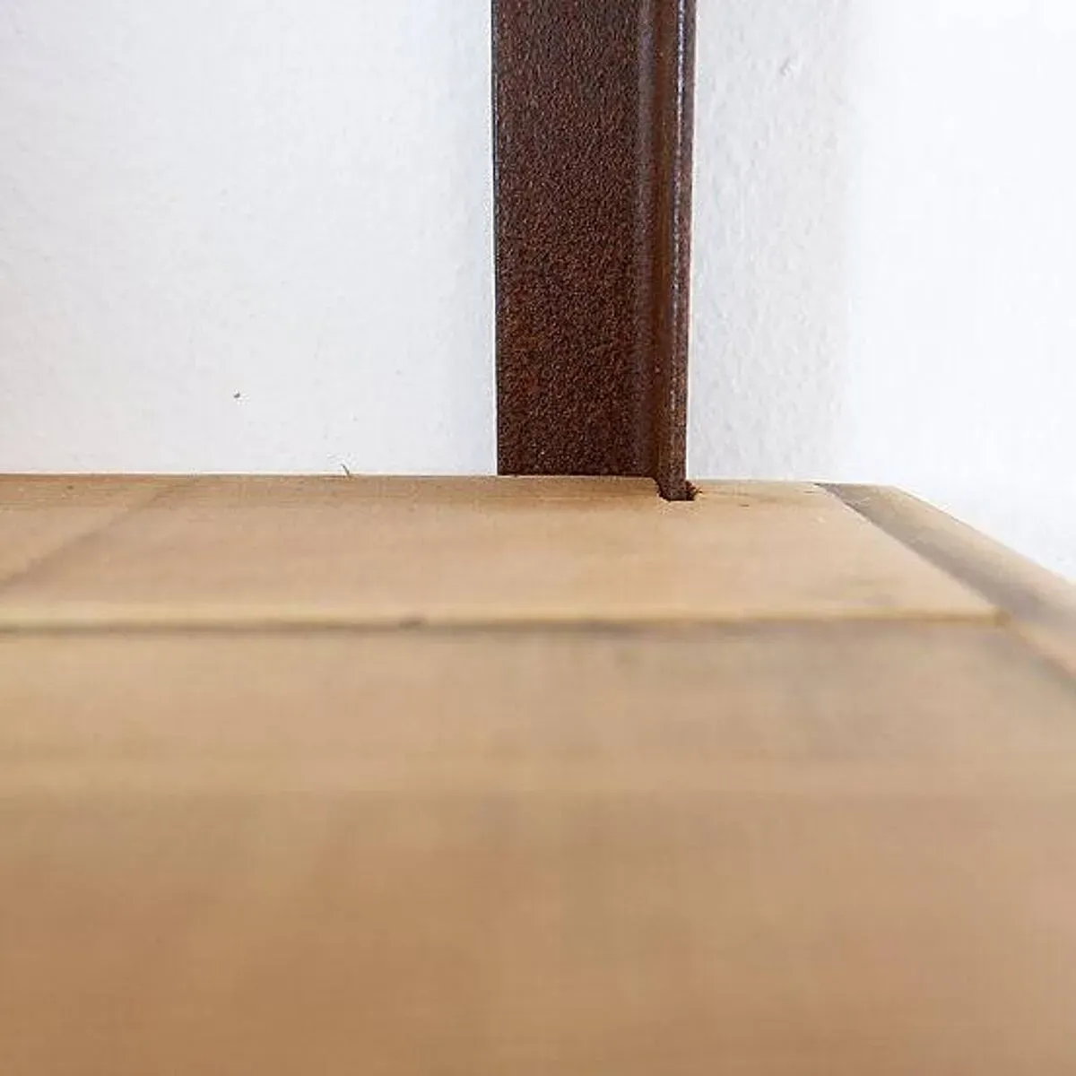 Illustration numéro 5 du produit Étagère en bois et métal