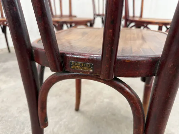 Illustration numéro 5 du produit 10 chaises bistrot Fischel, 1930