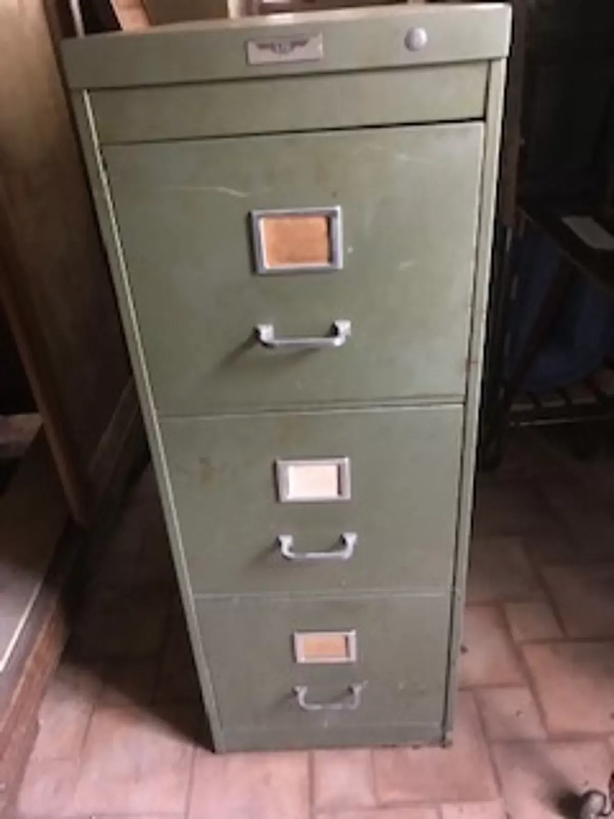 Illustration numéro 5 du produit Colonne métal rangement