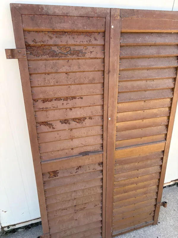 Illustration numéro 5 du produit Volets tôle à persiennes