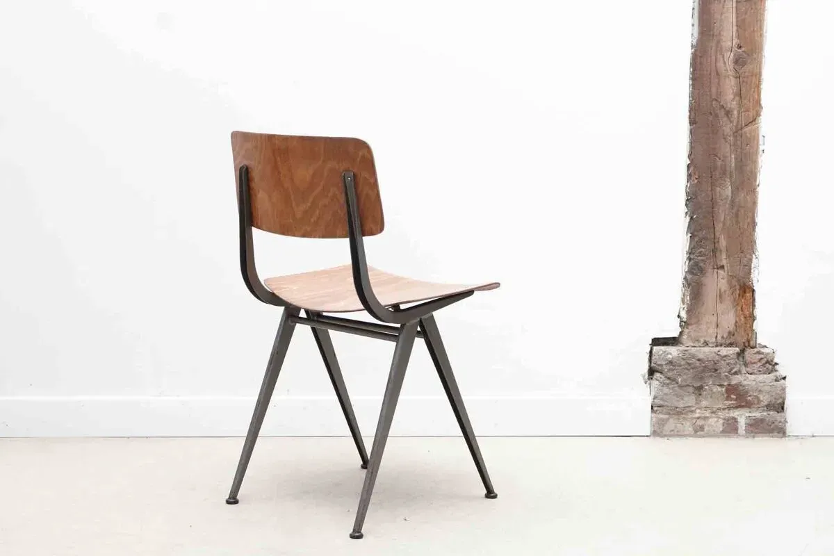 Illustration numéro 5 du produit Chaise style Friso Kramer chêne et gris