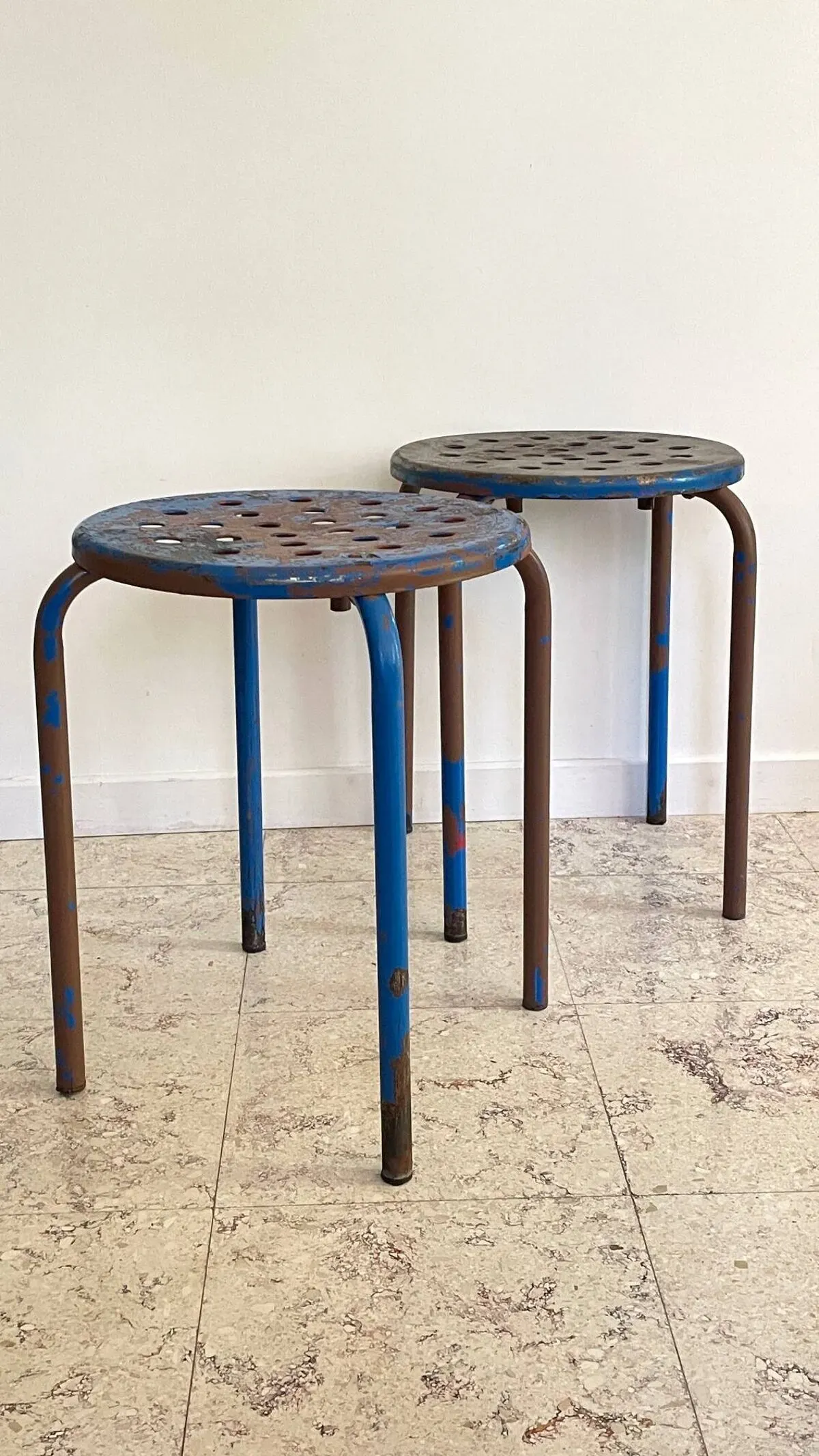 Illustration numéro 5 du produit Tabouret industriel acier patine acier rouillé vintage