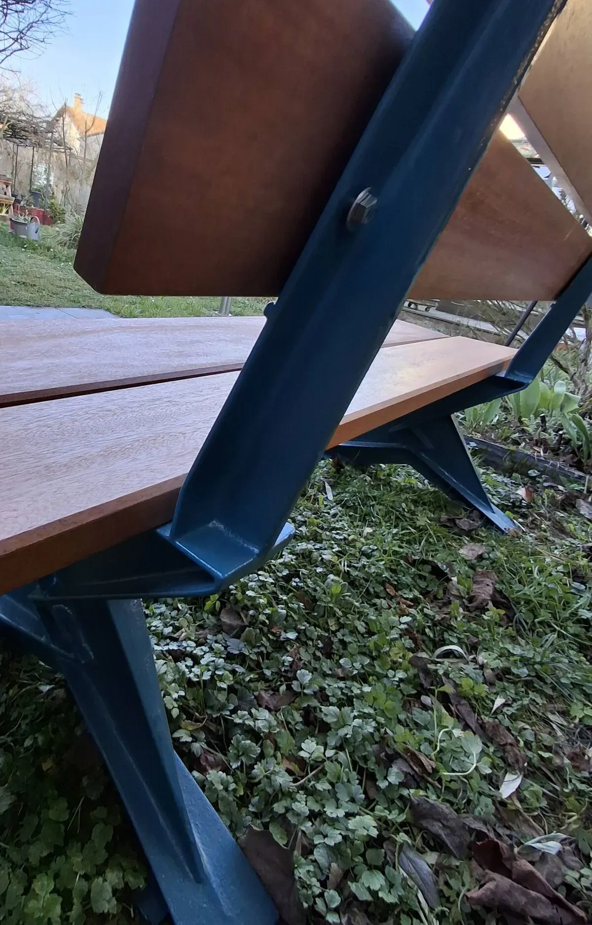 Illustration numéro 5 du produit Banc de jardin, pieds en fonte et bois exotique