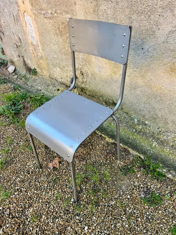 Illustration numéro 5 du produit Chaise industrielle