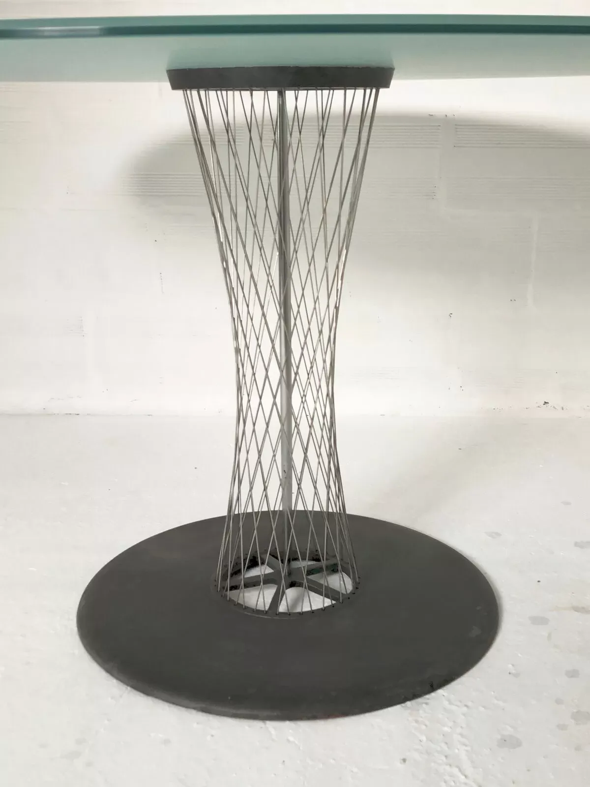 Illustration numéro 5 du produit Table ronde en verre d’ Andreas Störiko - B&B italia