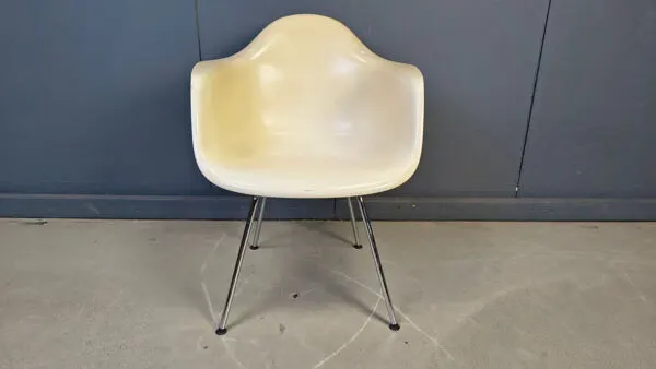 Illustration numéro 5 du produit Chaise Dax par Charles et Ray Eames pour Vitra, années 1990