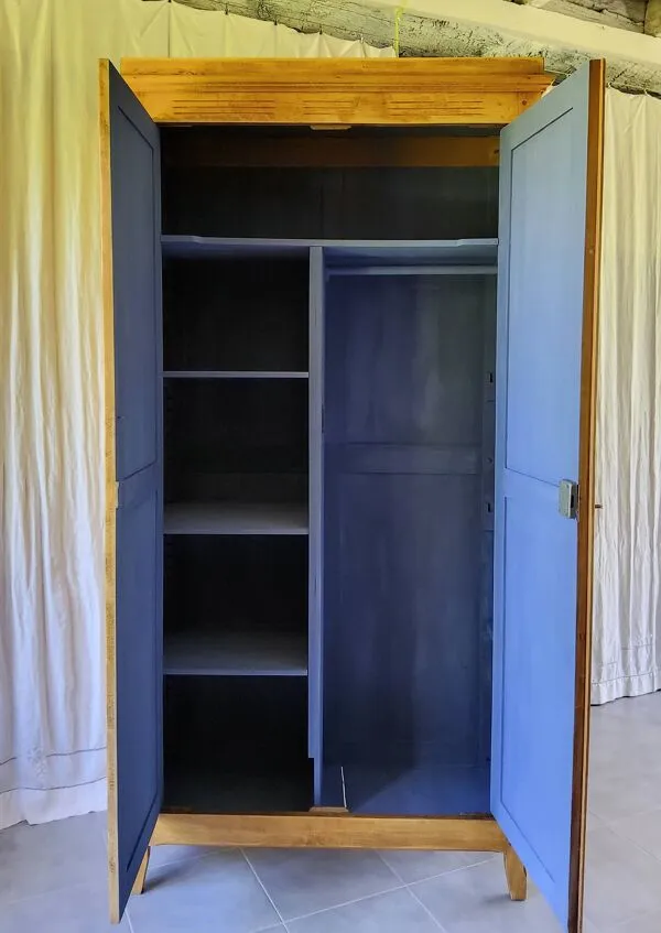 Illustration numéro 5 du produit Armoire parisienne