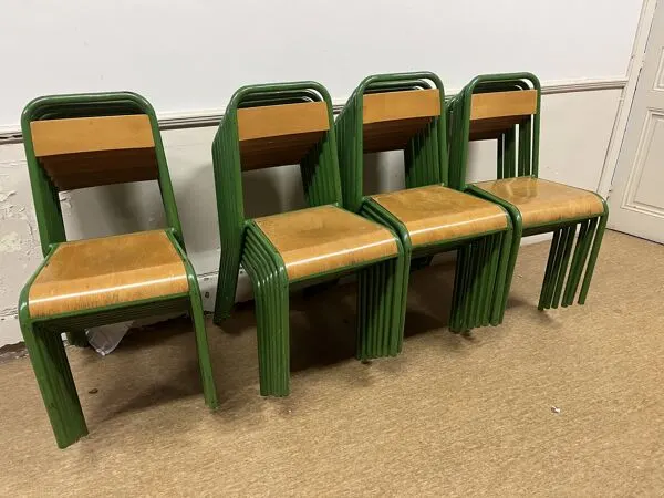 Illustration numéro 5 du produit Chaise d'adulte stella d'école en tube et bois