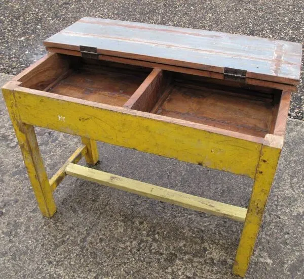 Illustration numéro 5 du produit Ancien pupitre d’écolier en teck birman