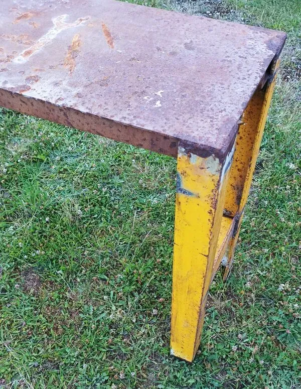 Illustration numéro 5 du produit Etabli industriel en métal